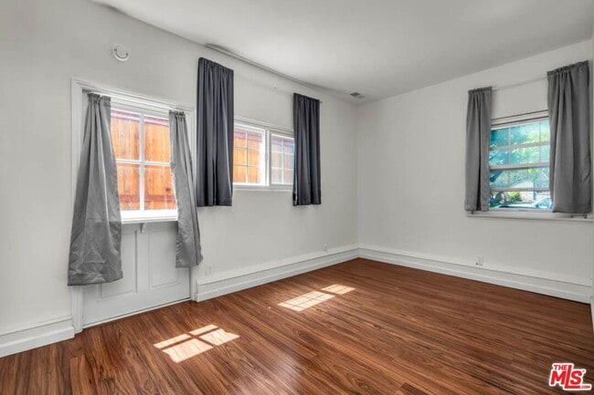 Building Photo - 7318 W 88th St