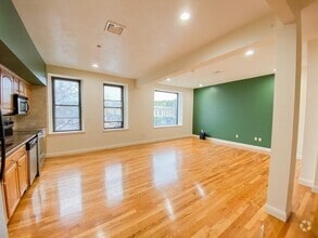 Building Photo - 1008 Bennington St