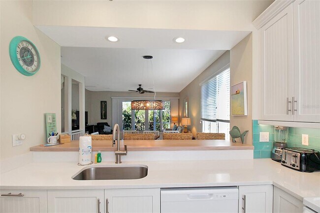 Building Photo - 535 Forest Way