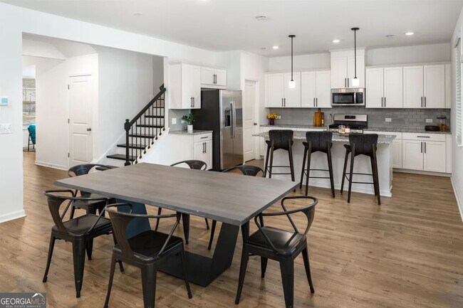 Building Photo - 1560 Wellston Dr