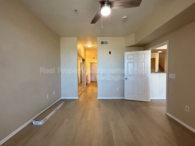 Building Photo - 425 W Rio Salado Pkwy