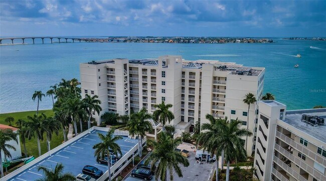 Building Photo - 6105 Bahia Del Mar Cir