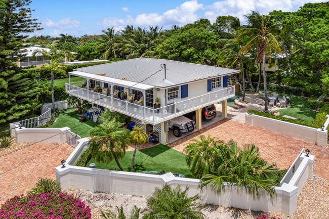 Building Photo - 235 W Seaview Cir
