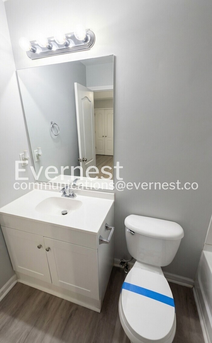 Building Photo - 8610 Thomas Ln