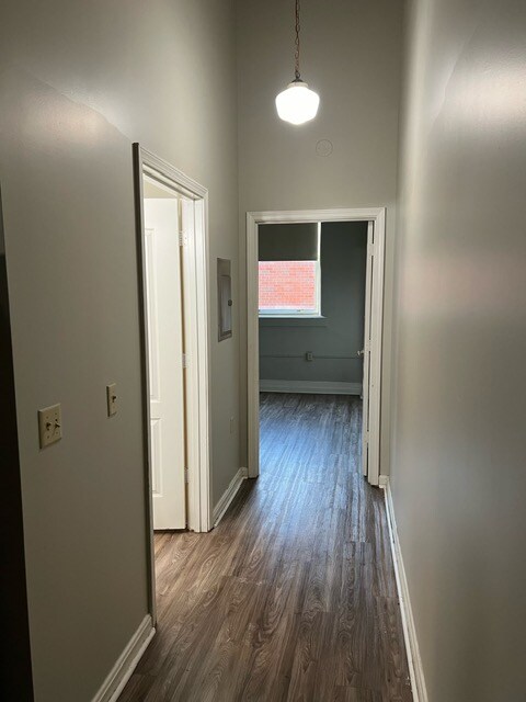 Building Photo - 316 W Walnut St