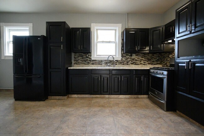 Building Photo - 4 Burton Ave