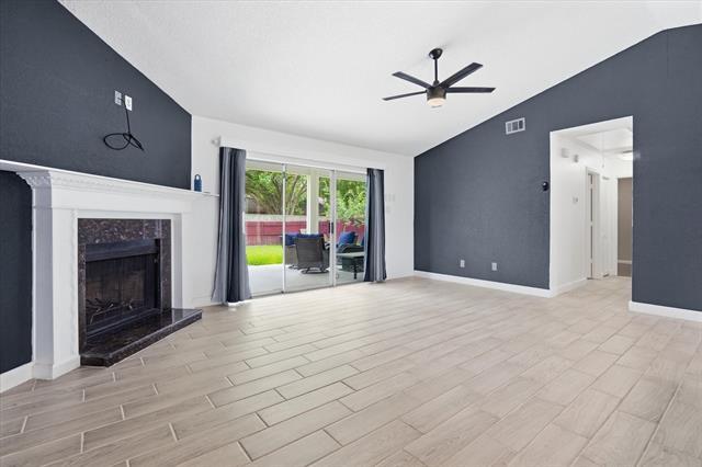 Building Photo - 7009 Shadow Bend Dr