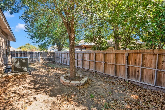 Building Photo - Beautifully Maintained Home in the Heart of Helotes