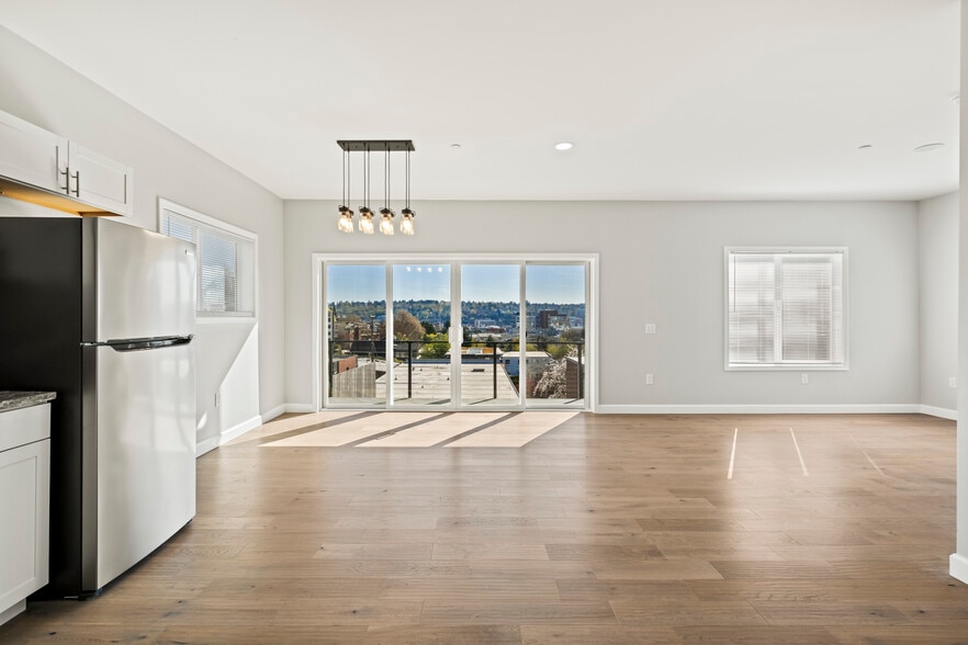 Building Photo - 812 2nd Ave N