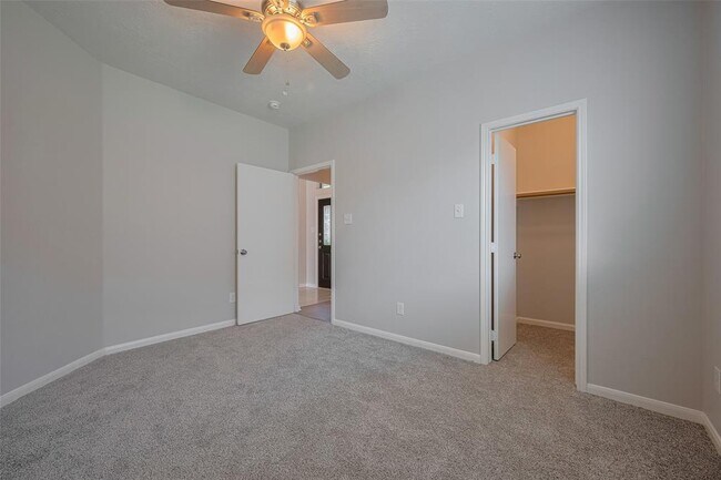 Building Photo - 301 Cedar Branch Dr