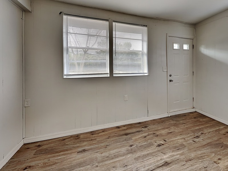 Building Photo - 307 S Montgomery Ave