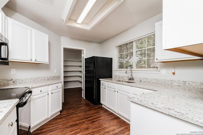 Building Photo - 6006 Ironmill Creek