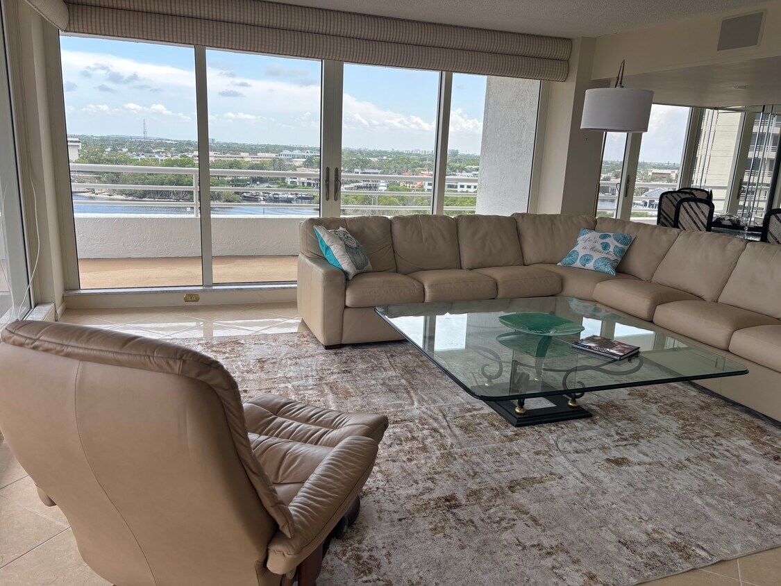 Living room with south view over intracostoal - 4201 N Ocean Blvd
