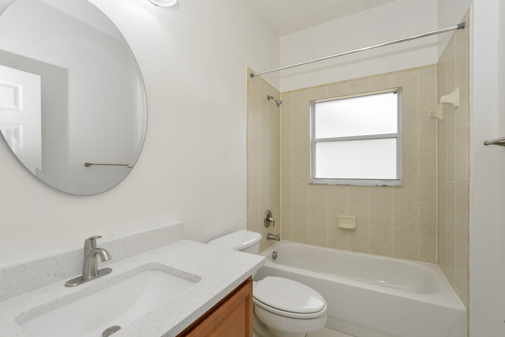 Building Photo - 1605 Shadowood Ct