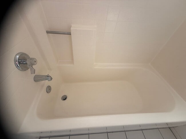 Building Photo - Victorville Home- Nice 2 Bedroom, 2 Bathro...