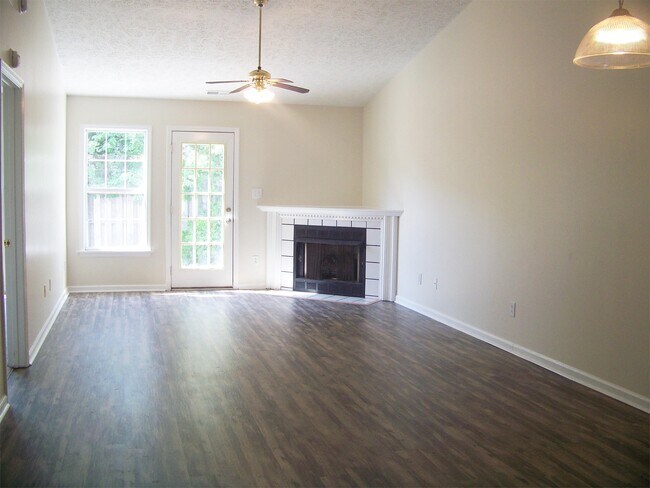 Building Photo - 108 Christopher Ct