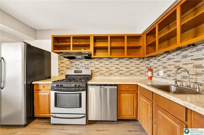 Building Photo - 1575 Creekside Rd