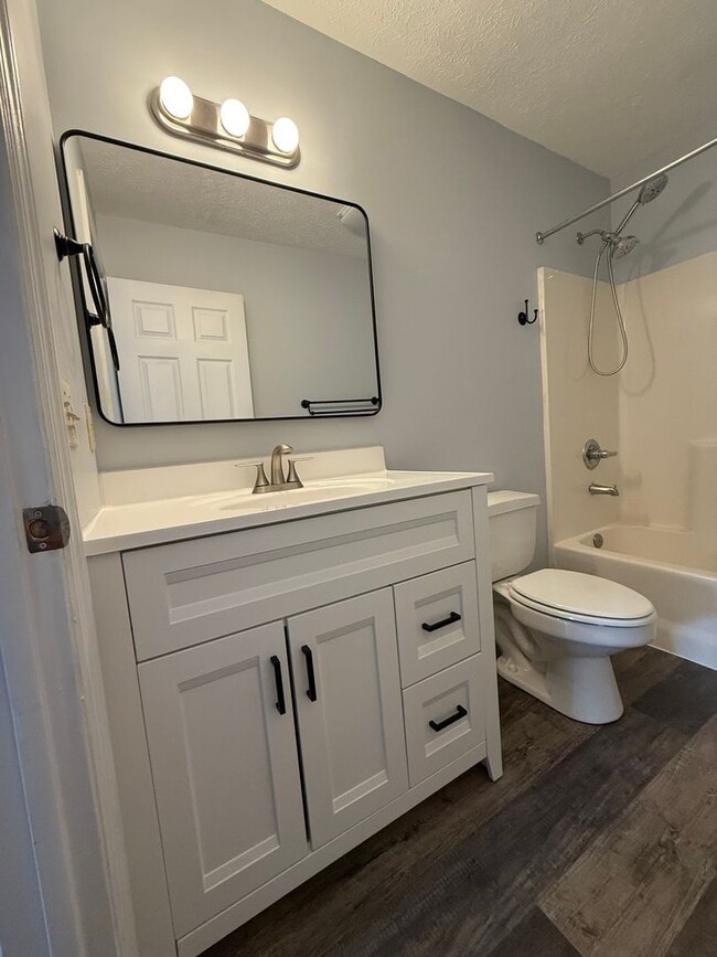 Building Photo - Charming 2 Bedroom, 1 Bath Duplex in Maryv...