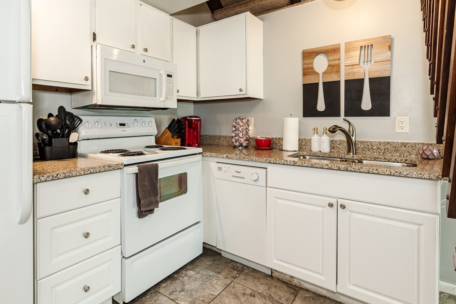 Building Photo - 962 Pavilion St