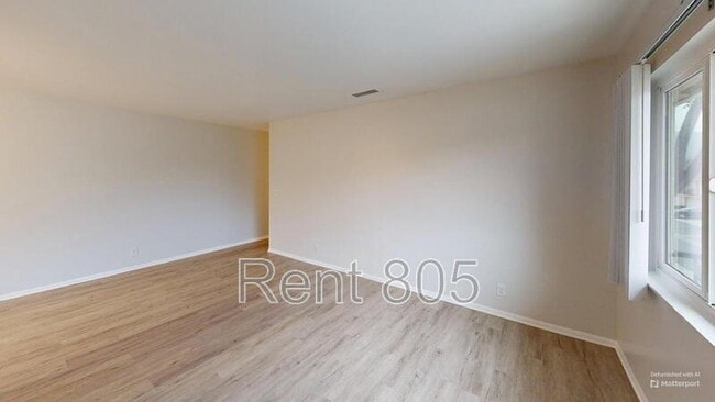 Building Photo - 668 Avenida del Platino