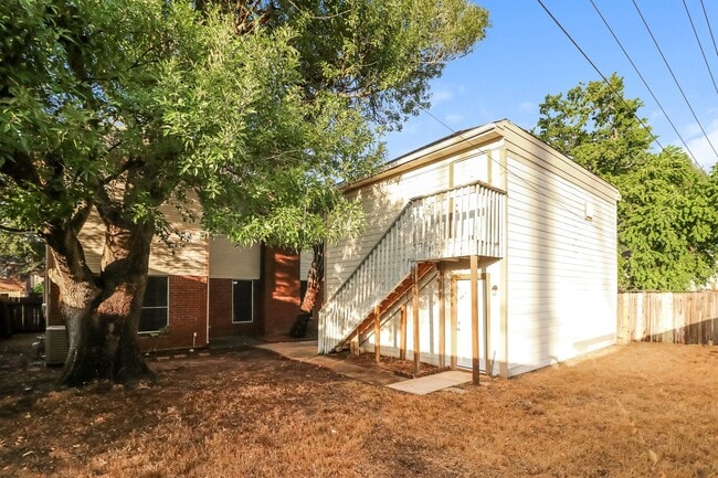 Building Photo - 1443 Autumn Dawn Ct