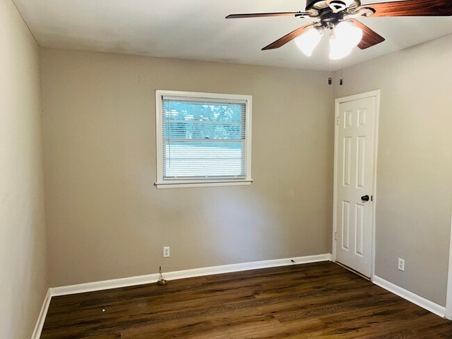 Building Photo - Wow! Beautiful brick 3 bedroom 2 bathroom home near Stone Mountain Village! Must See