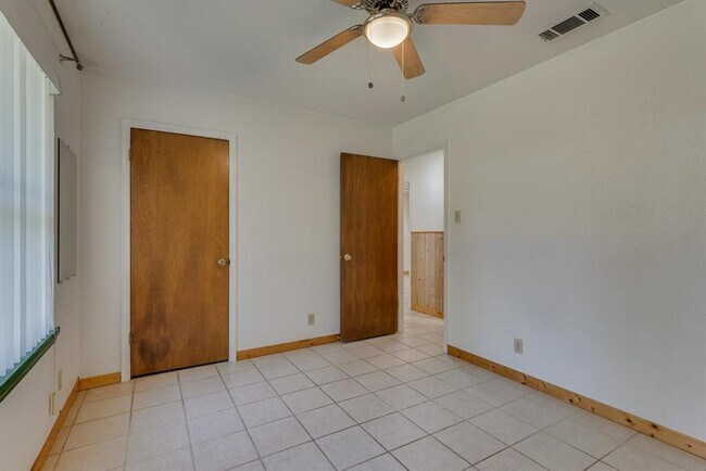 Building Photo - 3507 Hummingbird Ln