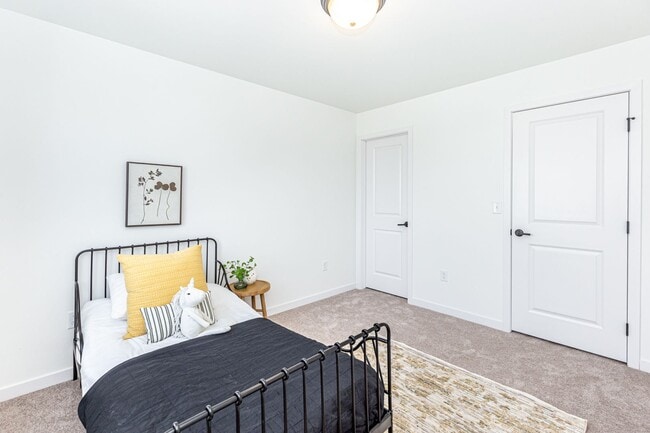 Building Photo - 3 Bed 2.5 Bath Single Family Home