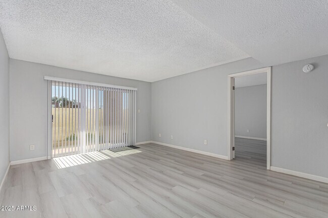 Building Photo - 4730 W Northern Ave