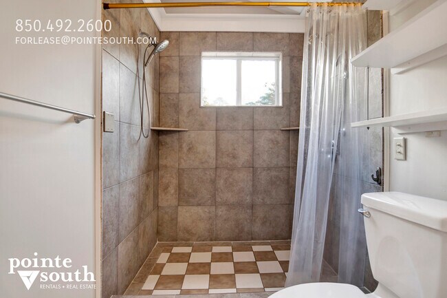 Building Photo - 18870 Highland Dr