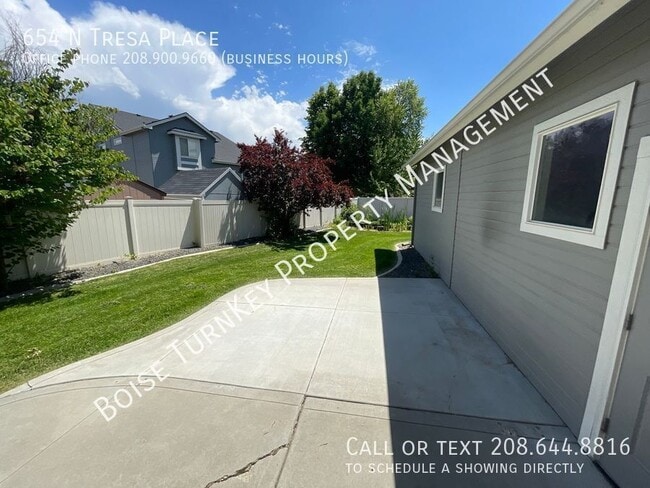 Building Photo - 654 N Tresa Pl