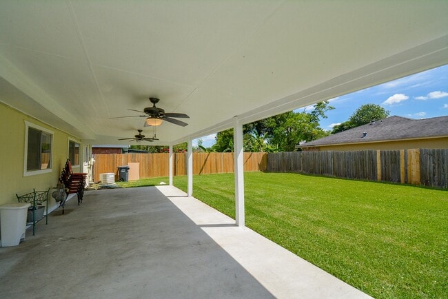 Building Photo - 1910 Crosscoach Ln