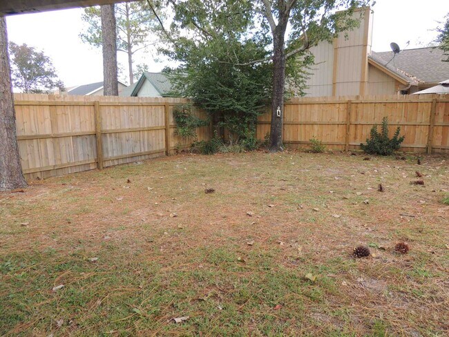 Building Photo - 3/2 with fenced yard in Argyle area