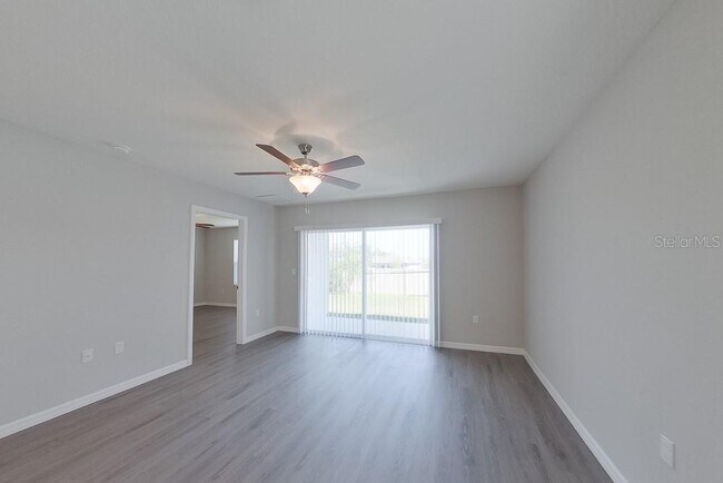 Building Photo - 4445 SW 85 Ln