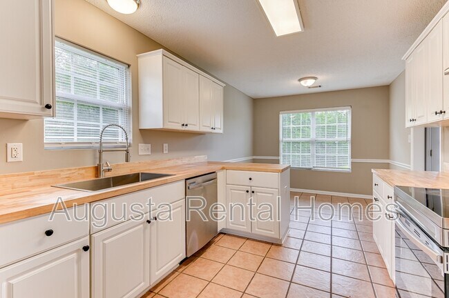 Building Photo - 4416 Hatteras Dr