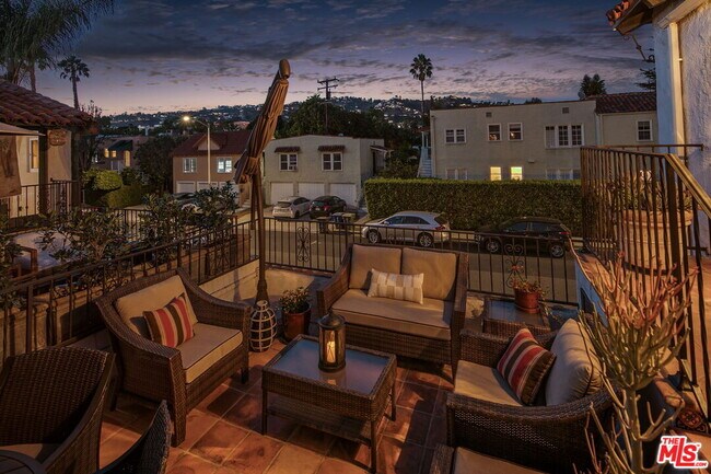 Building Photo - 855 N La Jolla Ave