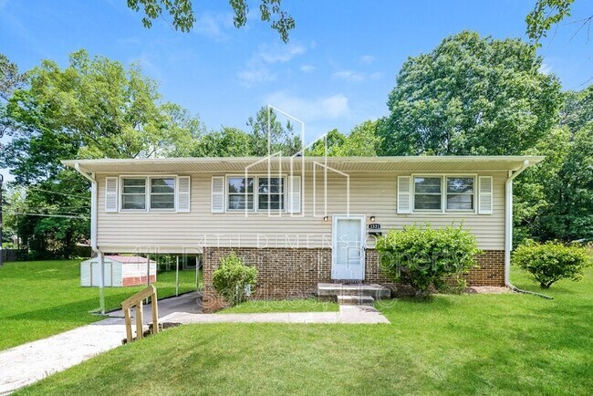 Primary Photo - 1321 W Sedgefield Dr