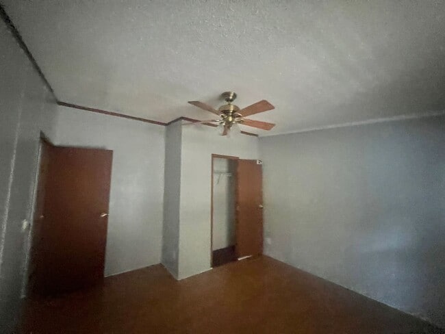 Building Photo - Peden Point/Mrytle Grove/Masonboro Loop South Wilmington  2 garage garage! Oak Trees! Covered Porch!