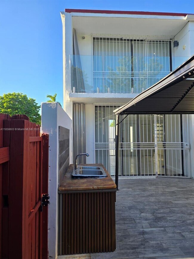 Building Photo - 12352 SW 18th Terrace