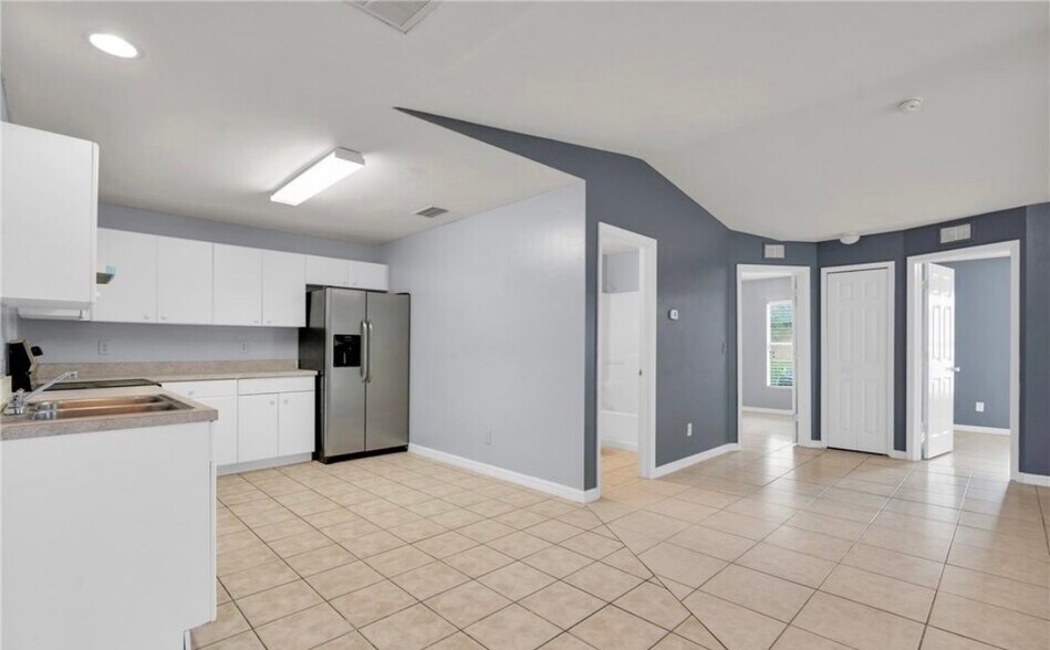 Building Photo - 4510 30th St SW