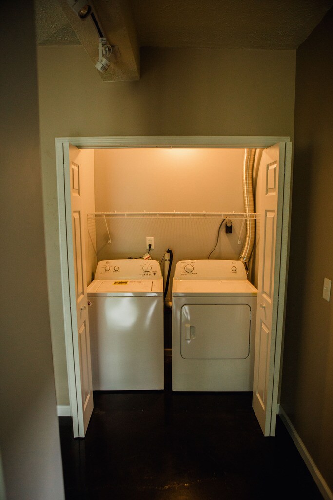 Building Photo - 3321 N Kinser Pike