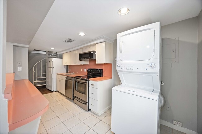 Building Photo - 1711 Wentworth St