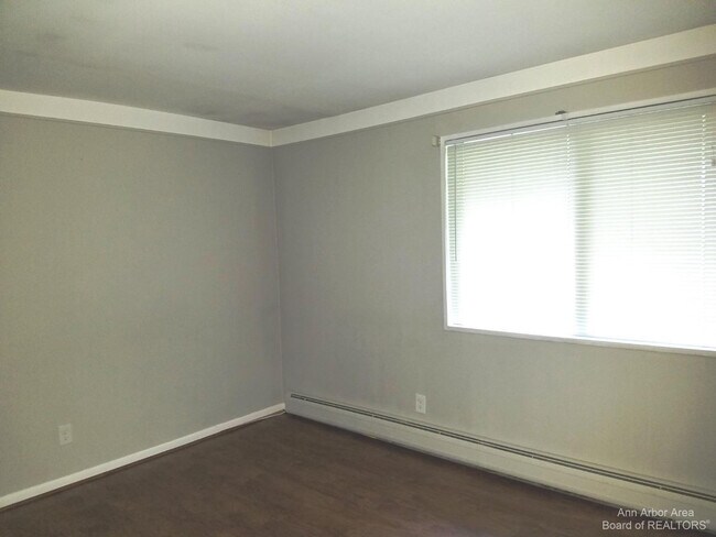 Building Photo - 1217 Island Dr