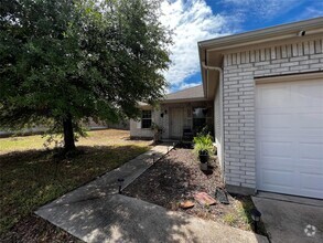 Building Photo - 201 Bluebonnet Tr
