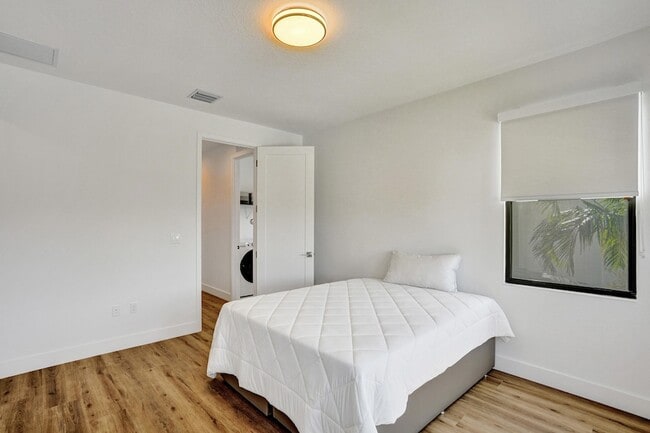 Building Photo - 9140 Silver Marsh Ln