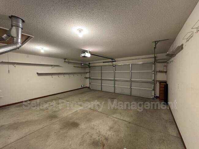 Building Photo - 1808 Noble Kinsmen Pl