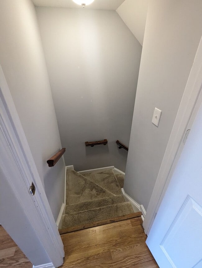 Building Photo - END UNIT townhouse in Ballenger Creek neig...