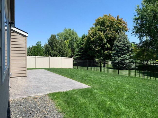 Building Photo - Move-In Special! $100 off first month's rent! Beautiful 3 bed 2 bath home in the Eaglefield Villa...