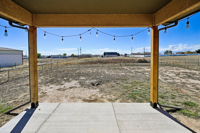 Building Photo - 1140 E Dove Creek Dr