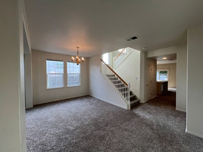 Building Photo - Large Two Story Crossroads Home!